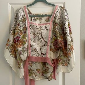 Feminine peasant shirt